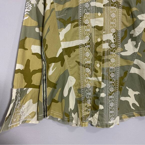 Johnny Was 3J Workshop Camo Embroidered Button
Down Shirt Small - Picture 2 of 14